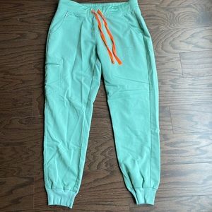 Figs Tehcnical Collection- Jade jogger pants scrubs- Size M